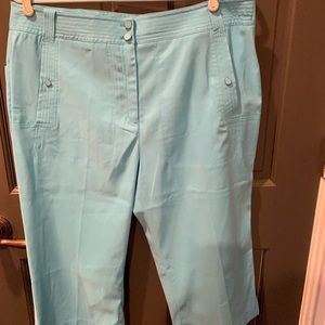 Women’s DKNY Golf size 16 capris. NWT.